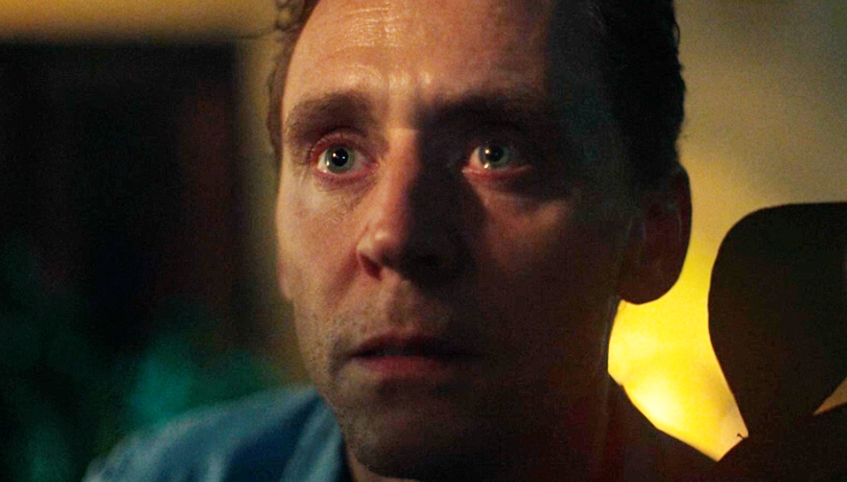 The Night Manager fans left 'unspeakably happy' after episode 3 twist but there's still a big problem