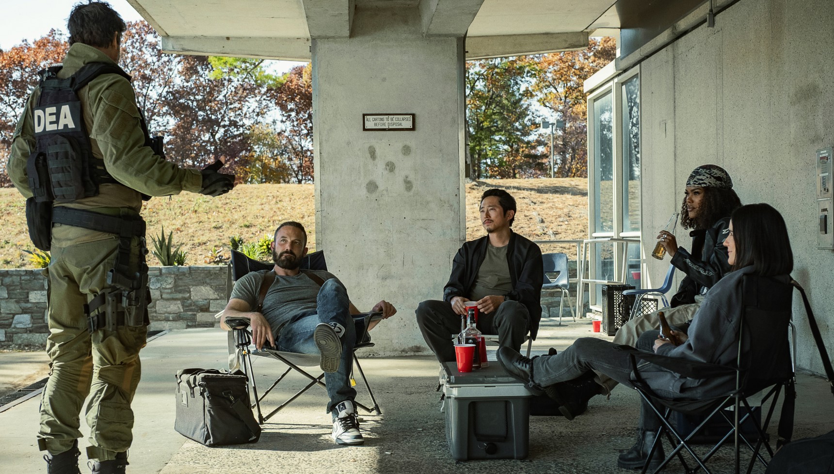 Kyle Chandler, Ben Affleck, Steven Yeun, Teyana Taylor, and Catalina Sandino Moreno in The Rip