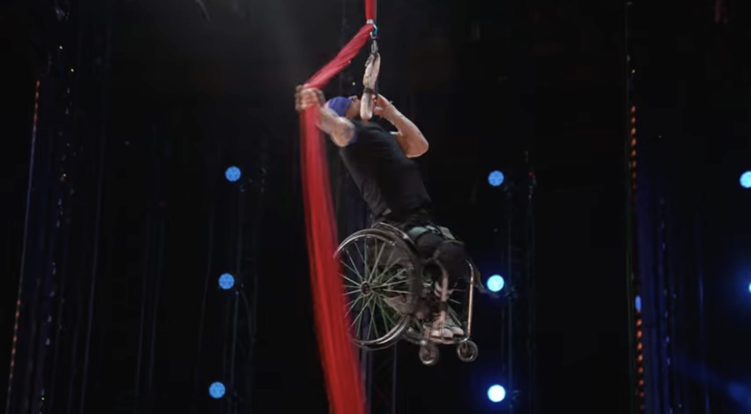 Paul Nunnari attached a noose to his neck