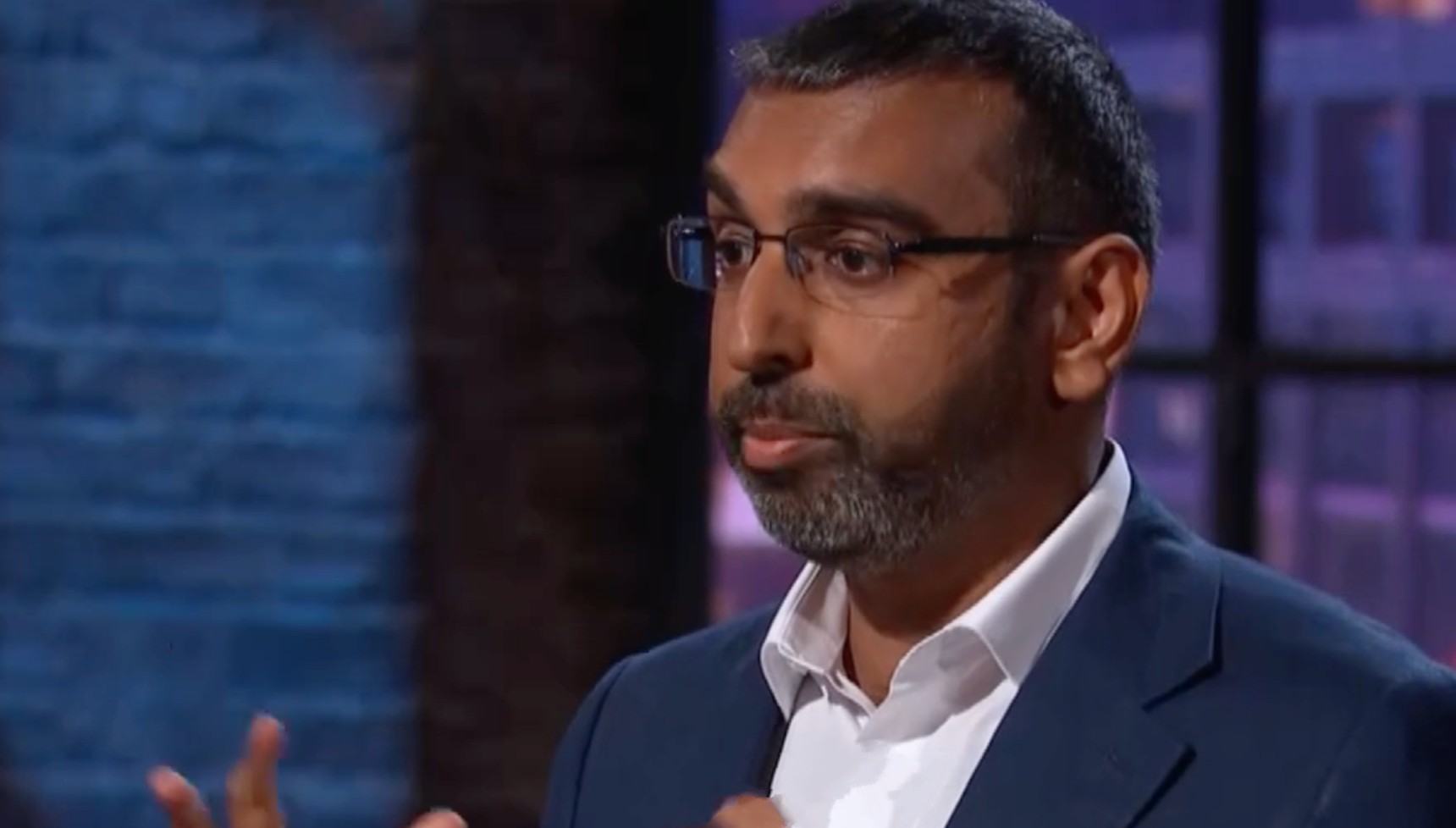 Jinesh Vohra pitches his mortgage app Sprive on Dragons' Den