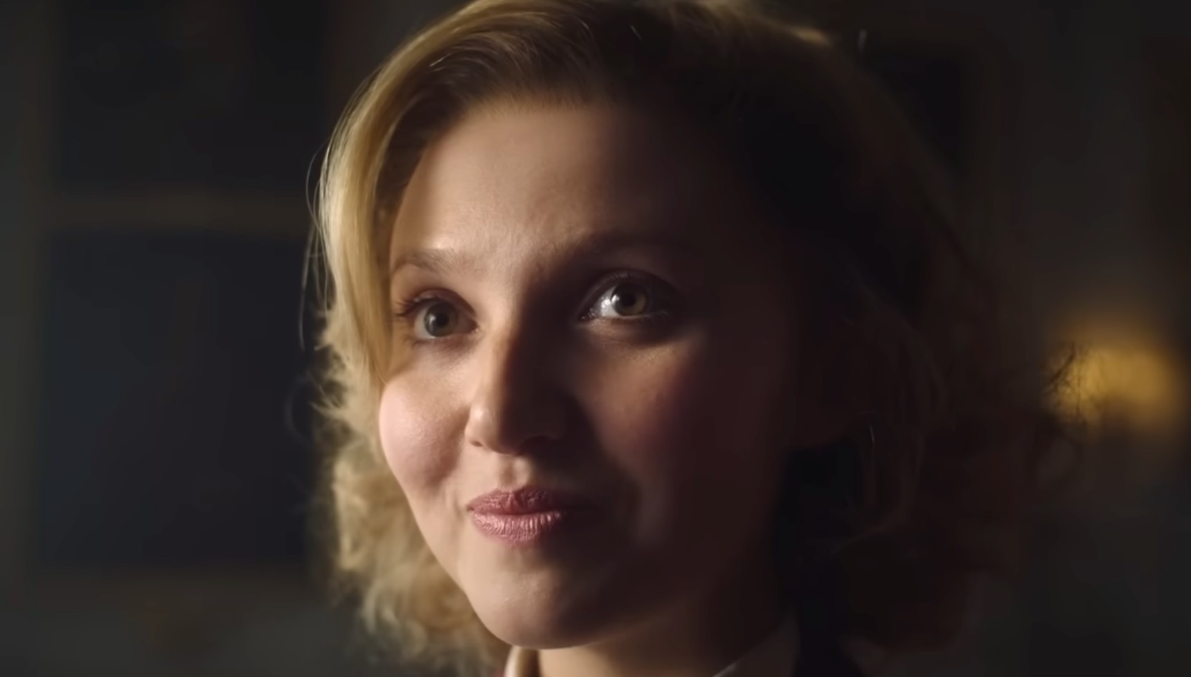 Mia McKenna-Bruce as Jane Andrews in The Lady