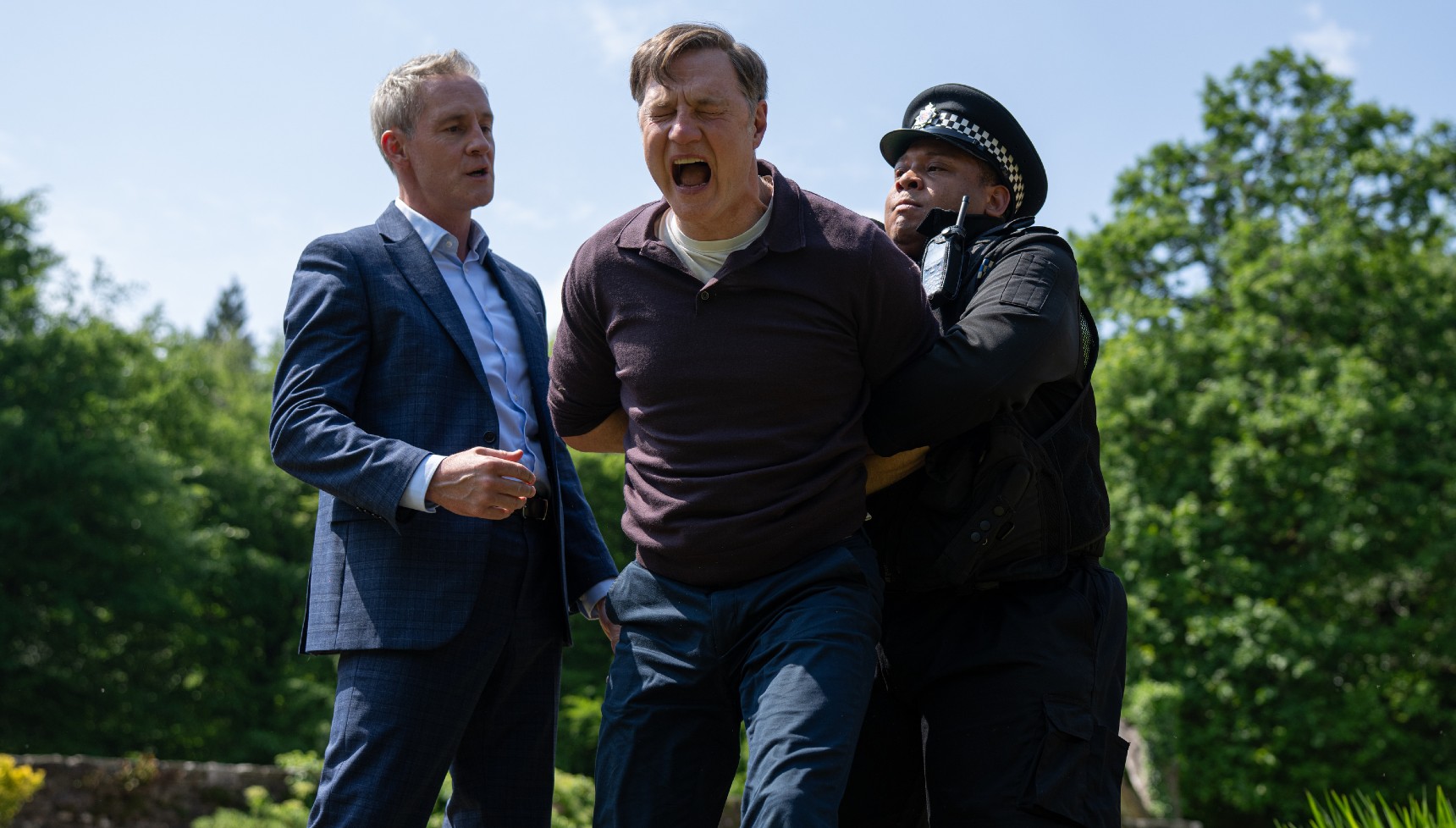 Craig arresting Michael Polly in Gone