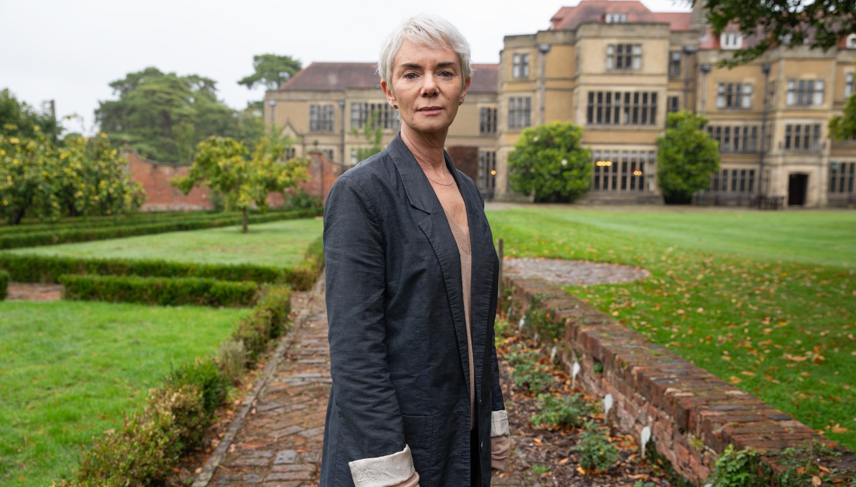 Victoria Hamilton as helen The Teacher series 3
