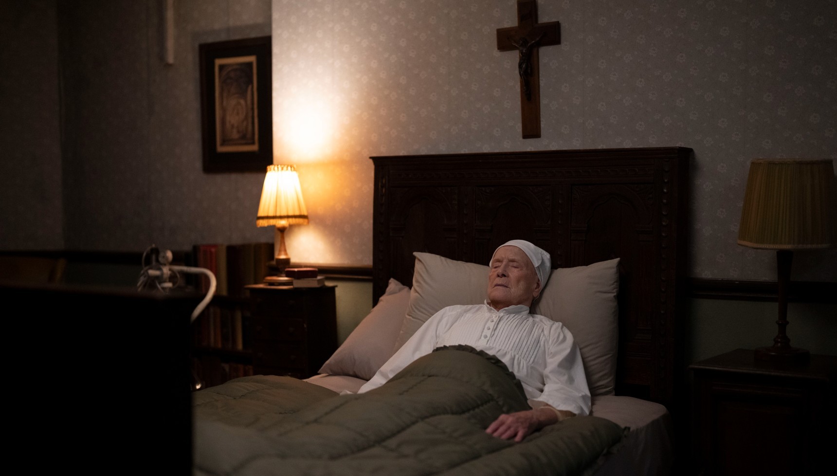 Judy Parfitt as a dying Sister Monica Joan in Call the Midwife series 15