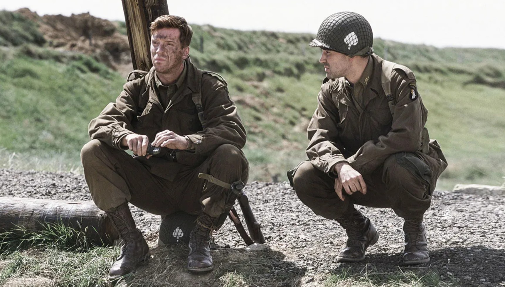 Damian Lewis and Ron Livingston in Band of Brothers