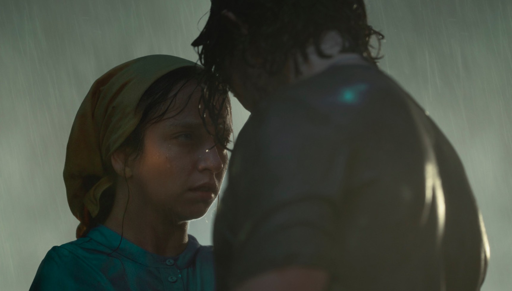 Molly Windsor and Fra Fee in Netflix's Unchosen