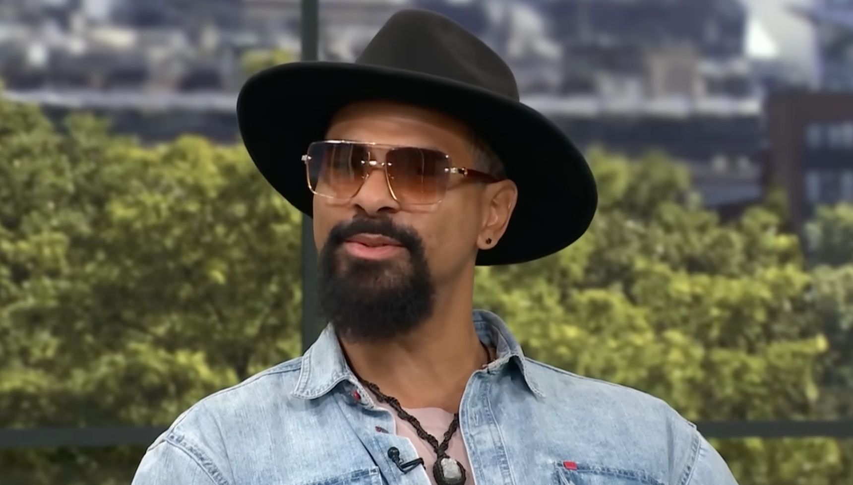David haye in hat and sunglasses on this morning 