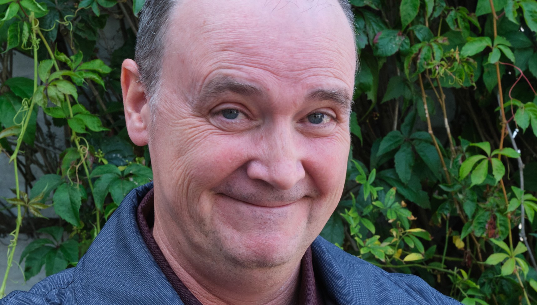 Tom McCall plays Matthew in Beyond Paradise
