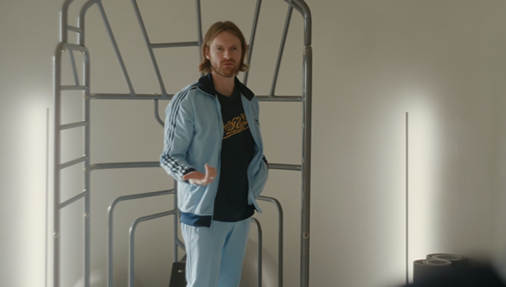 Finneas O'Connell in Beef season 2