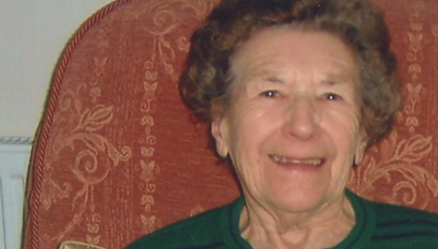 A photo of Una Crown 
