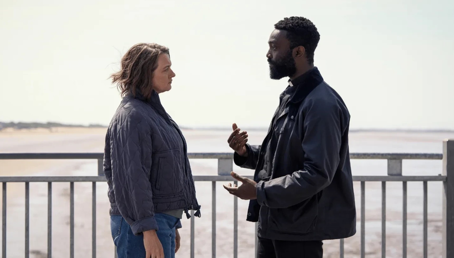 Sophie Stone and Paapa Essiedu in Falling