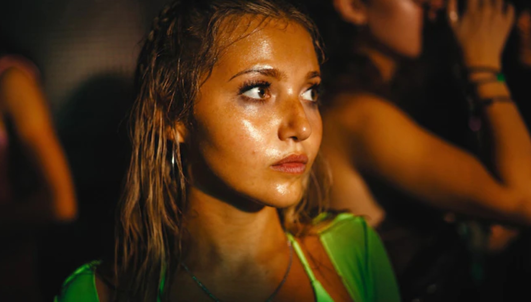 Mia McKenna-Bruce in How to Have Sex
