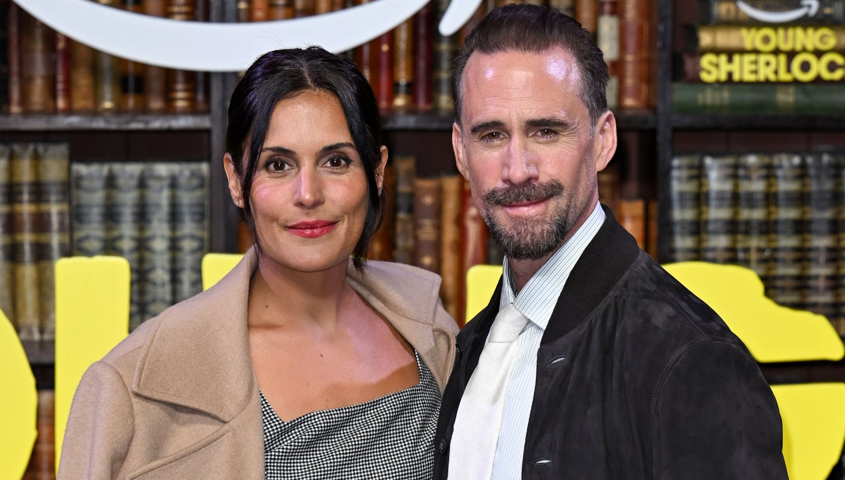 Joseph Fiennes and María Dolores Diéguez