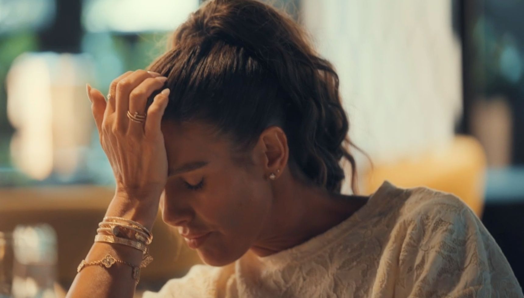 Rebekah Vardy head in hands 