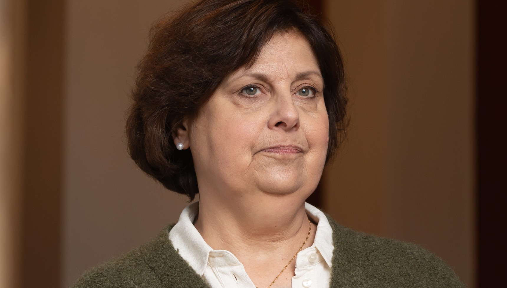 Rebecca Front as Fiona Worrall in The Fortune