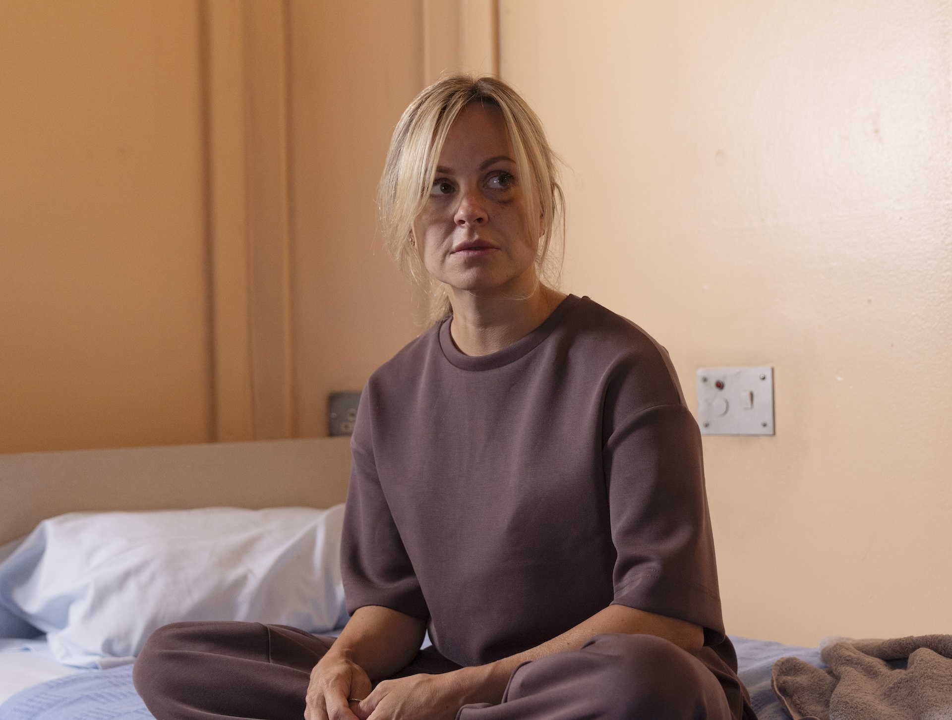 Sarah upset in prison
