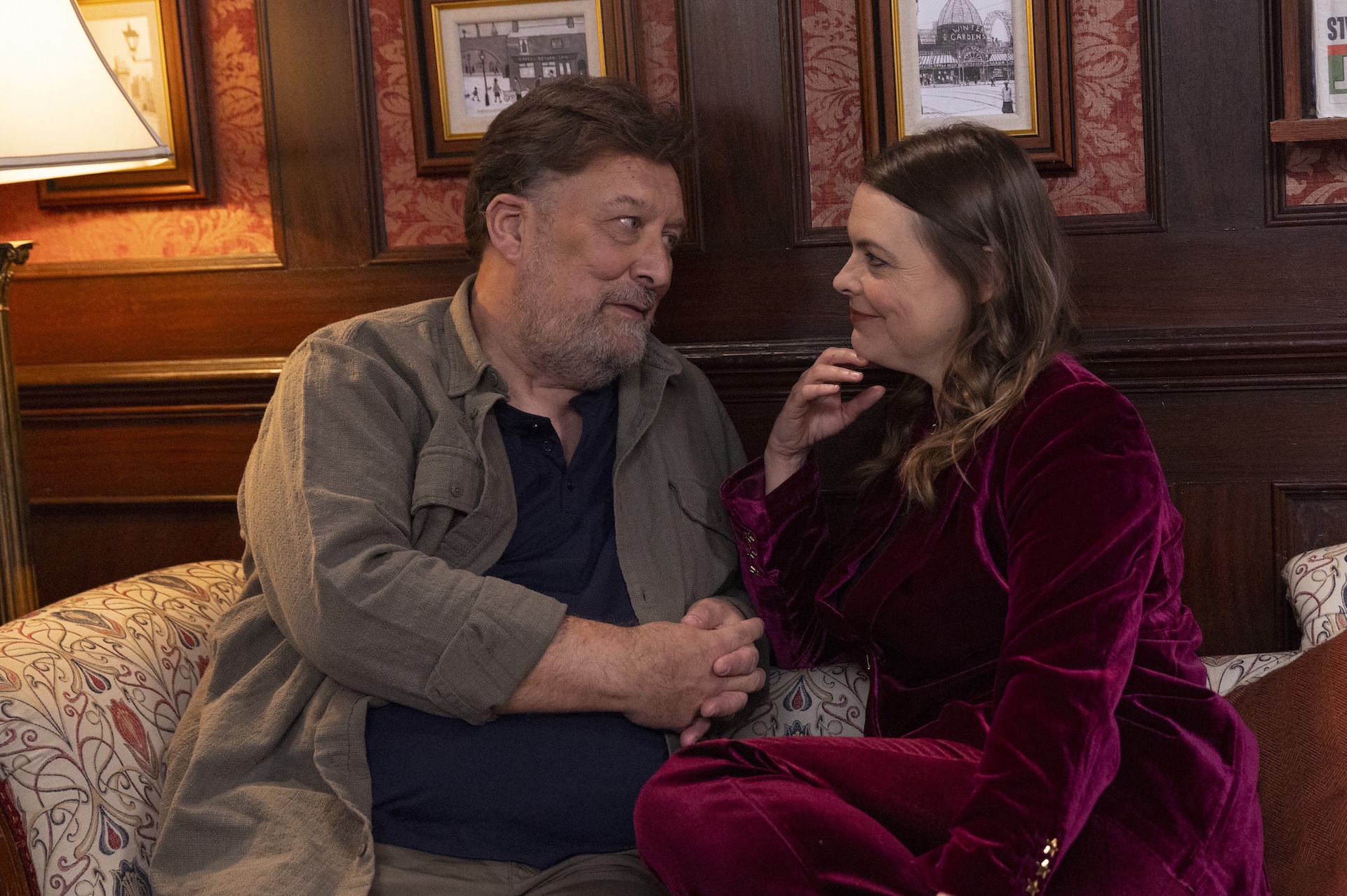 Ross and Tracy flirting in the Rovers in Coronation Street