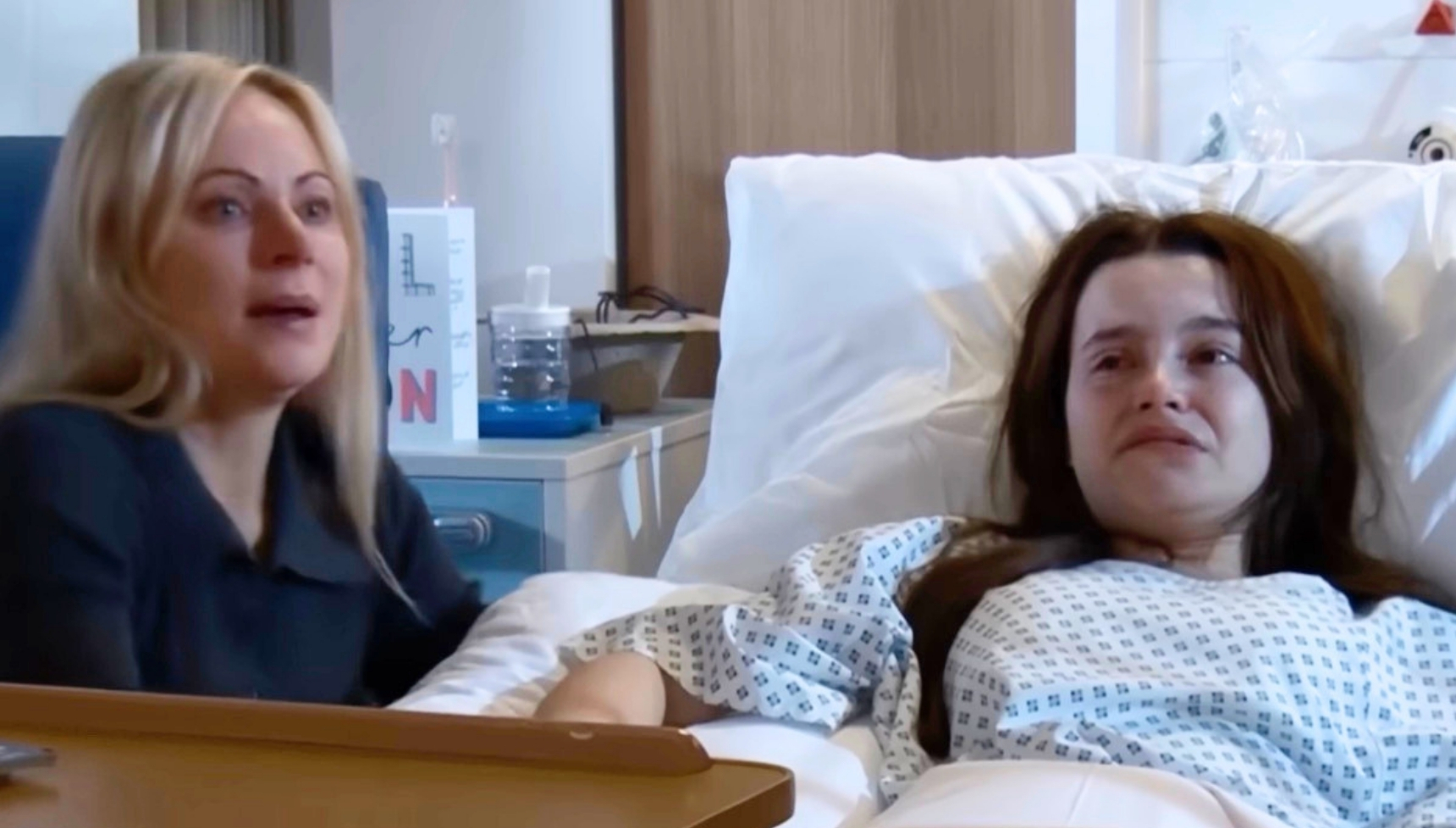 Lisa comforting Betsy in hospital in Coronation Street