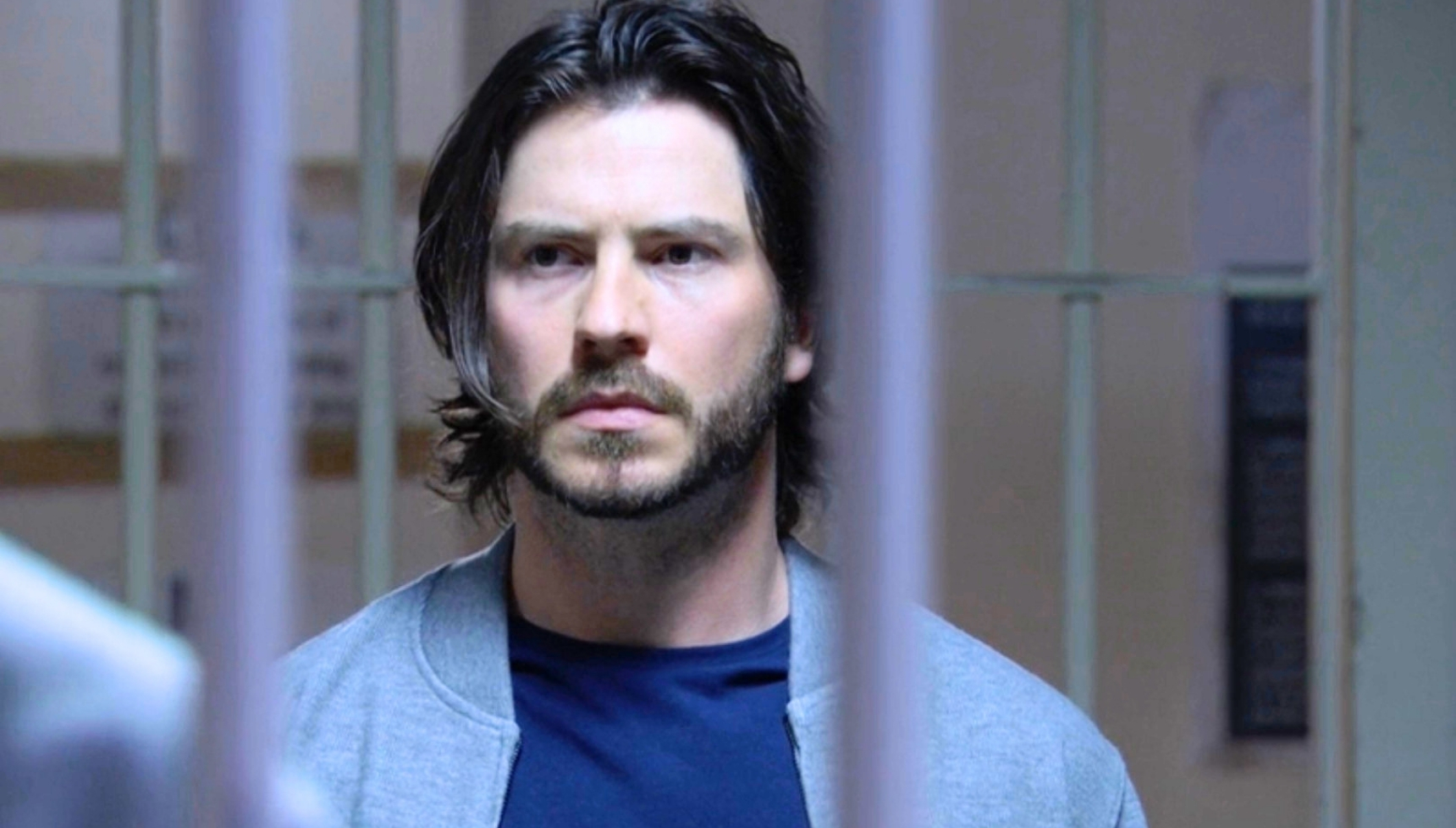 EastEnders' Gray in prison 