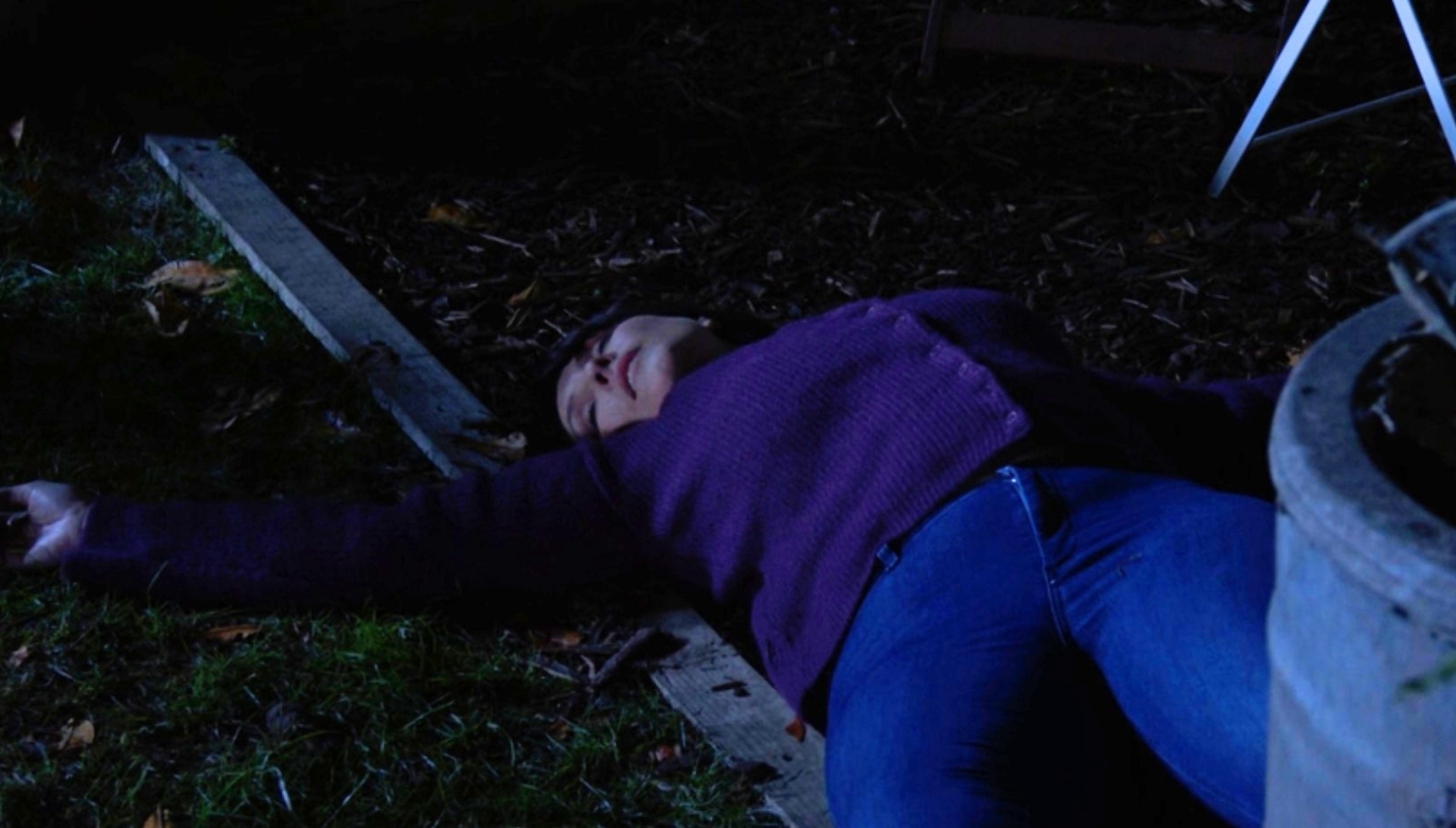 EastEnders' Honey lying unconscious on floor outside