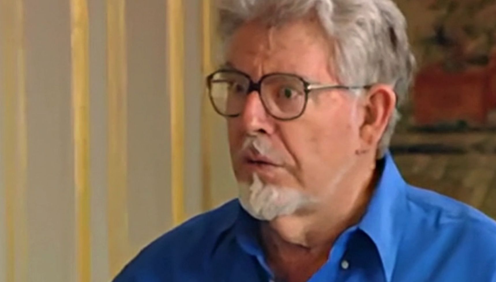 Rolf Harris blue shirt
