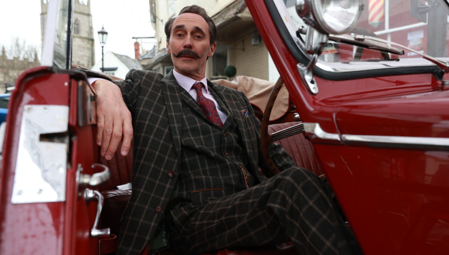 Guy Henry as Race Runard in The Hairdresser Mysteries