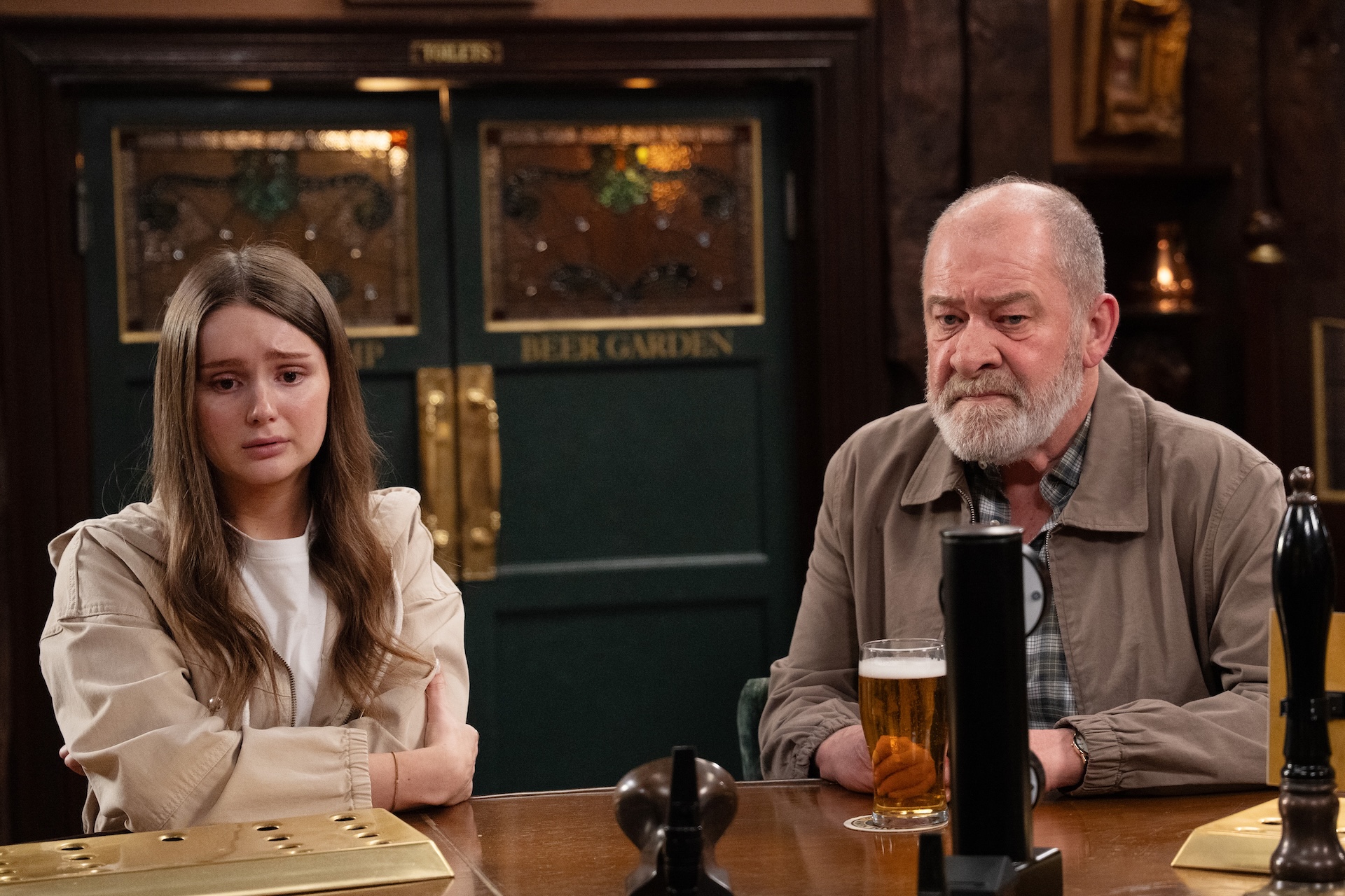 Bear makes Sarah feel worse in Emmerdale