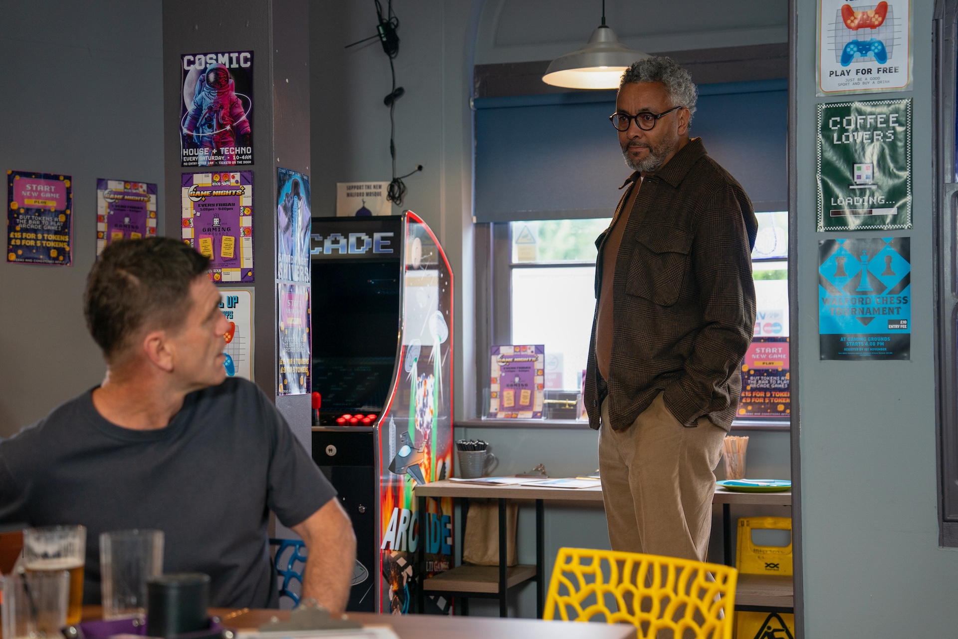 Darnell arrives in EastEnders 