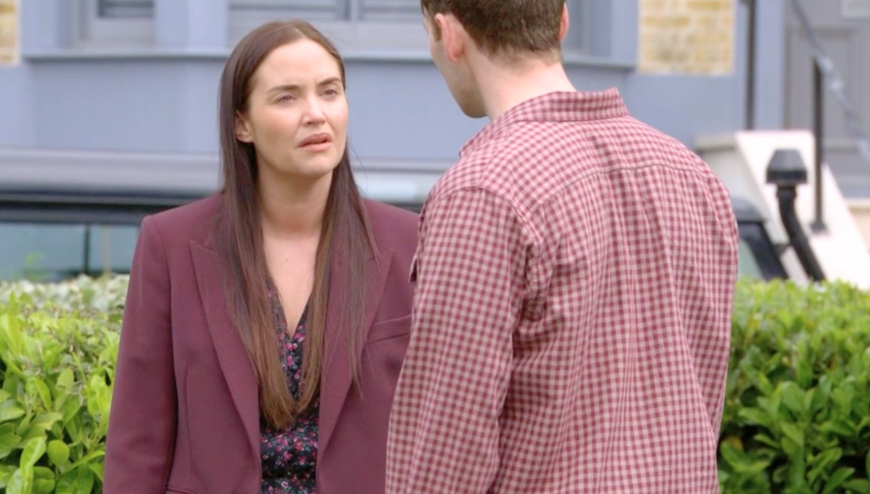 Peter and Lauren talk in EastEnders