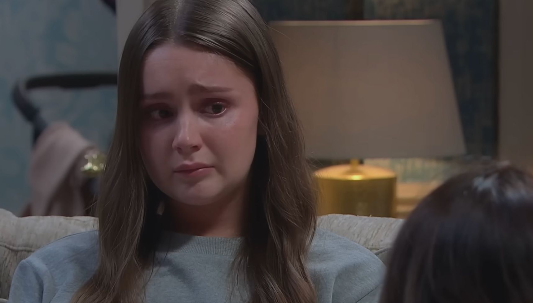 Sarah upset in Emmerdale 