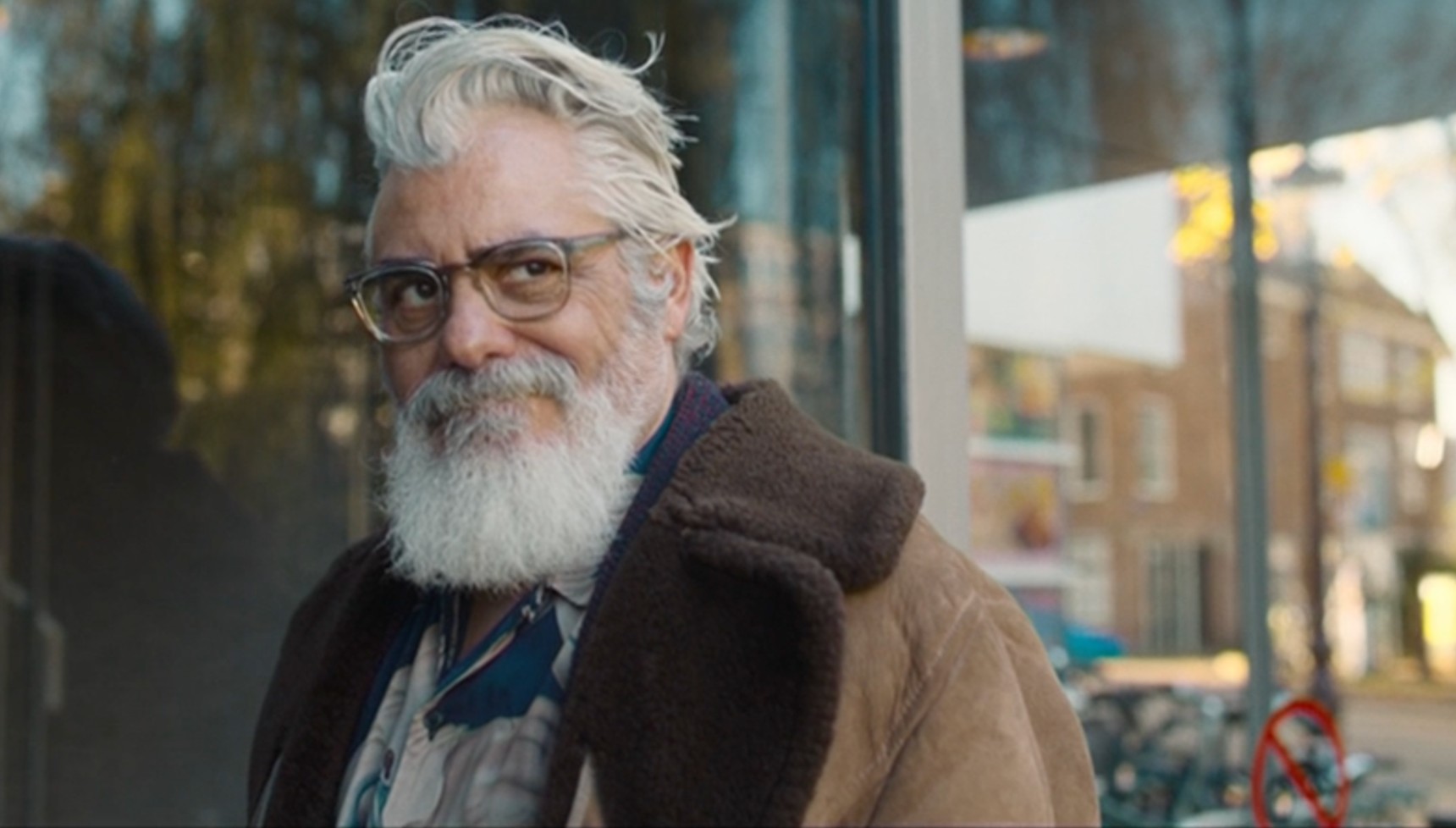 Darrell D'Silva as team Hendrik Davie in Van Der Valk