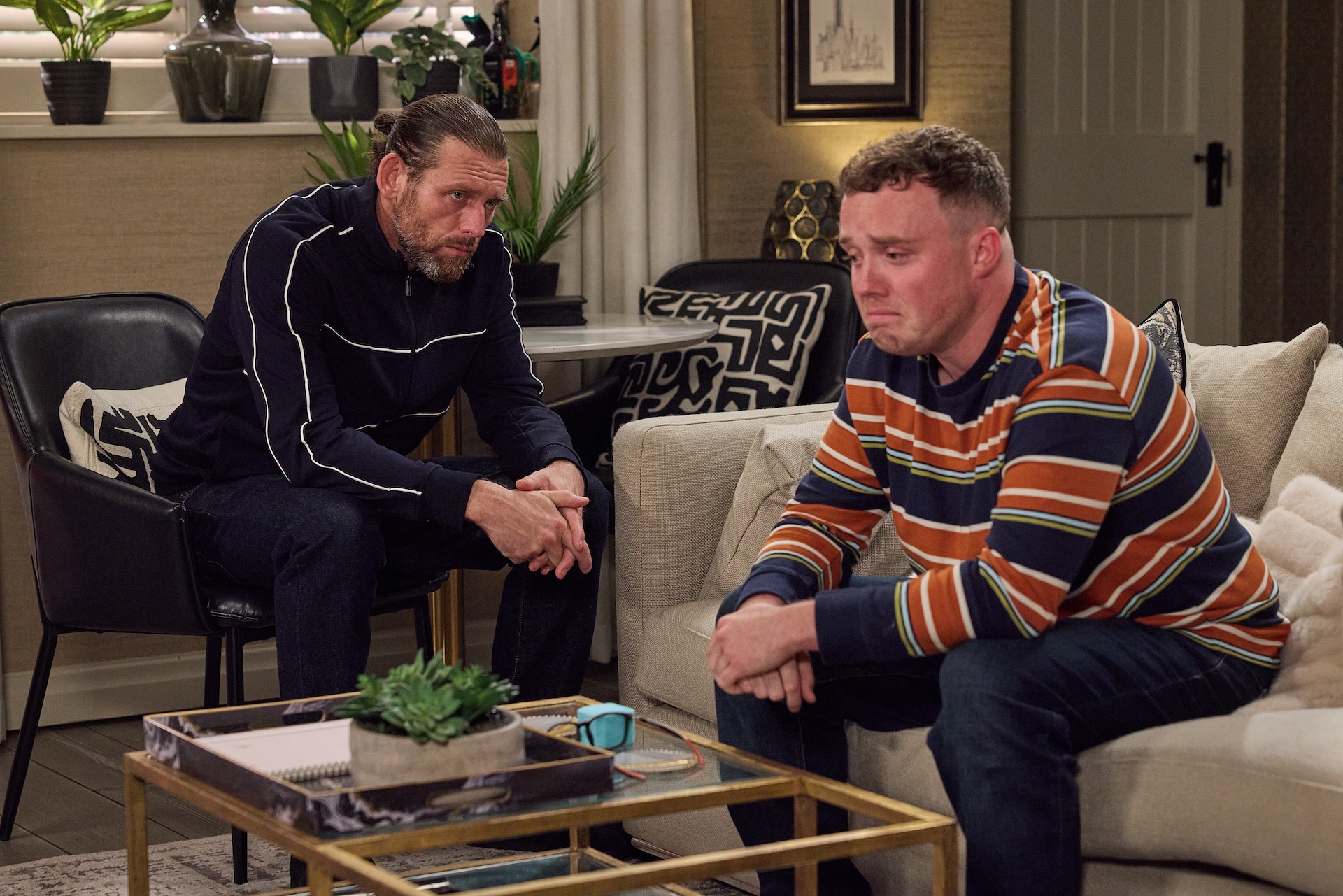 Kev wants Vinny to stay quiet, but he can't (Credit: ITV)
