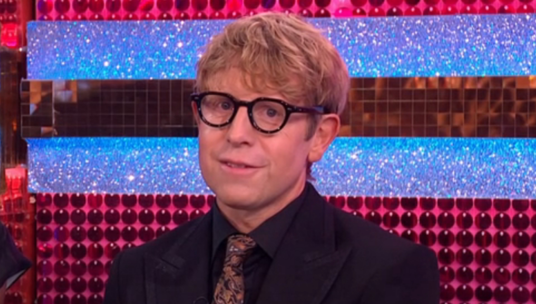 Josh Widdicombe divides Strictly viewers with 'awkward' autocue habit