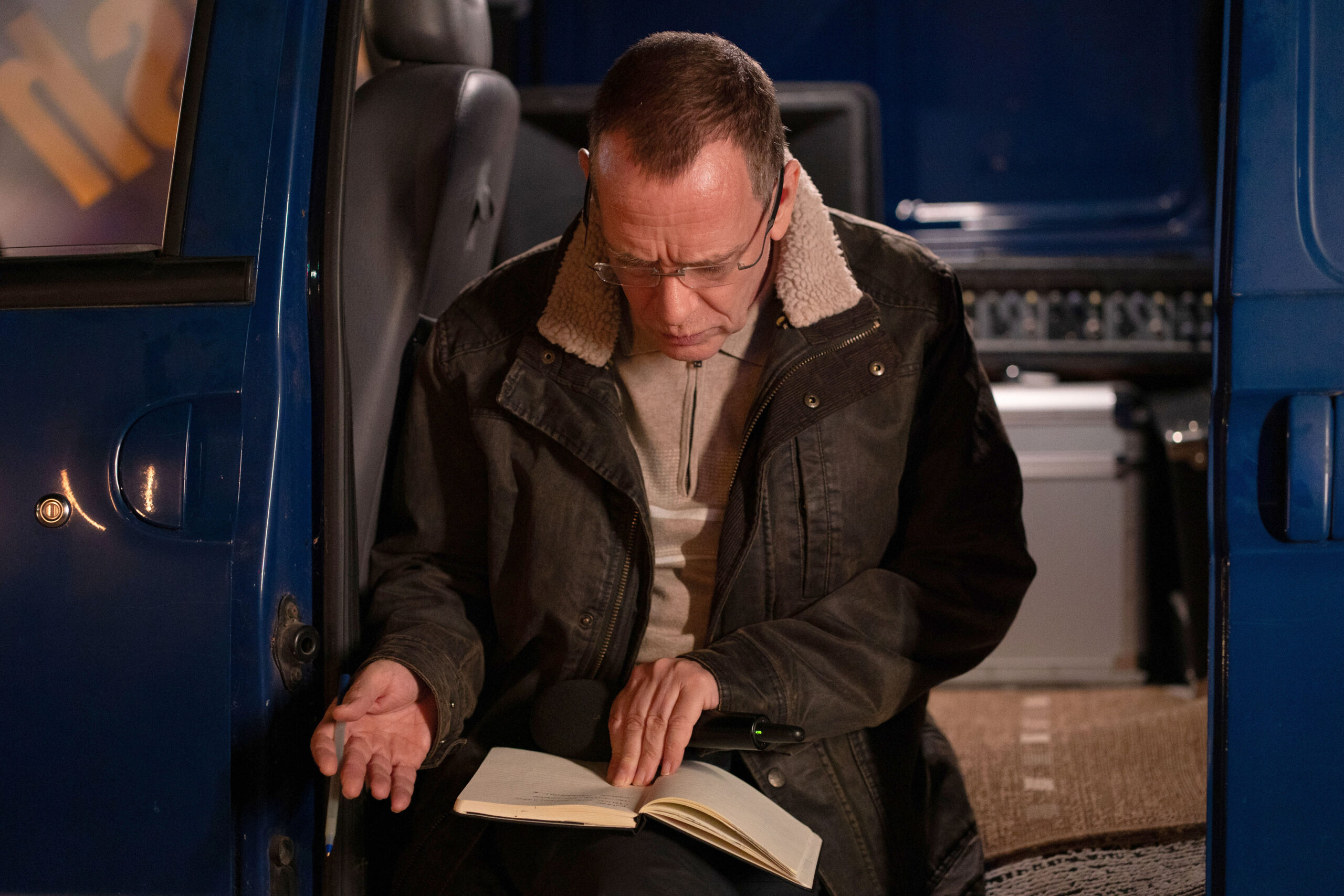 Ian decides on a bonfire night in EastEnders 