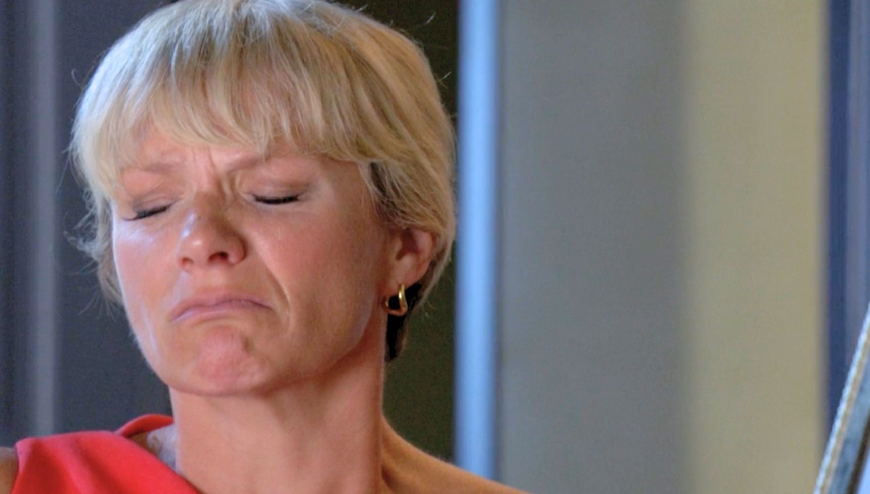 Nicola crying in EastEnders (Credit: BBC)