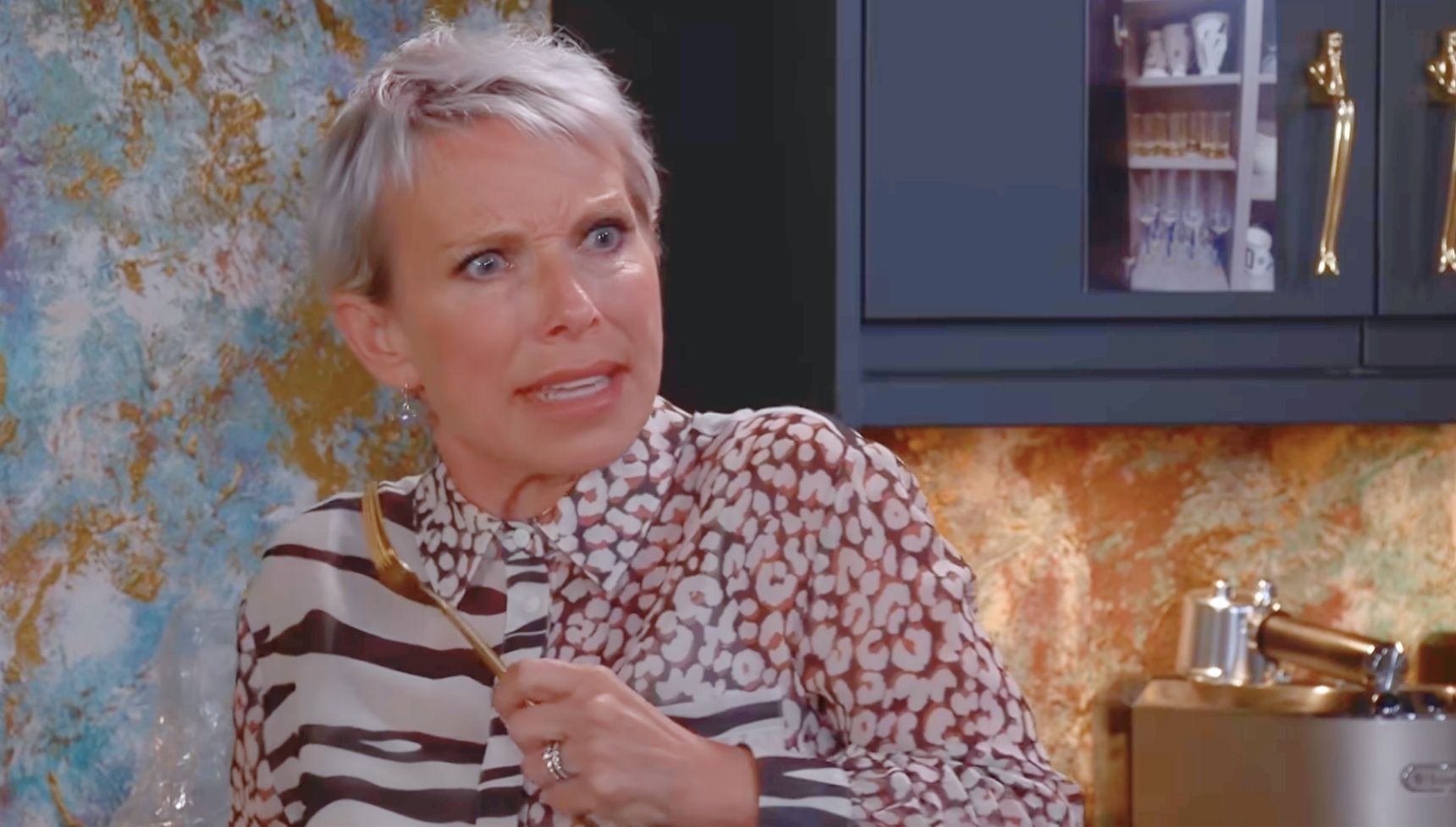 Debbie looking scared in Coronation Street (Credit: ITV)