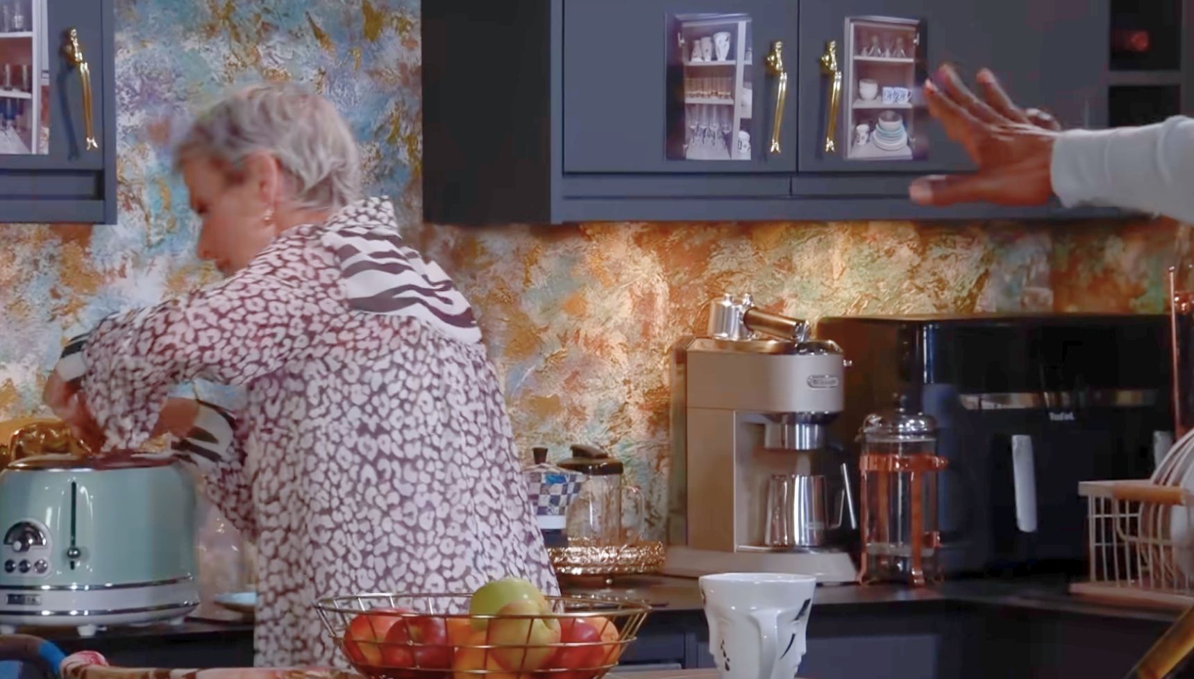Debbie using the toaster in Coronation Street (Credit: ITV)