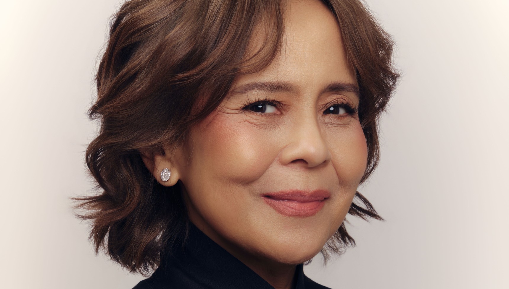 Filipino actress Dolly De Leon headshot