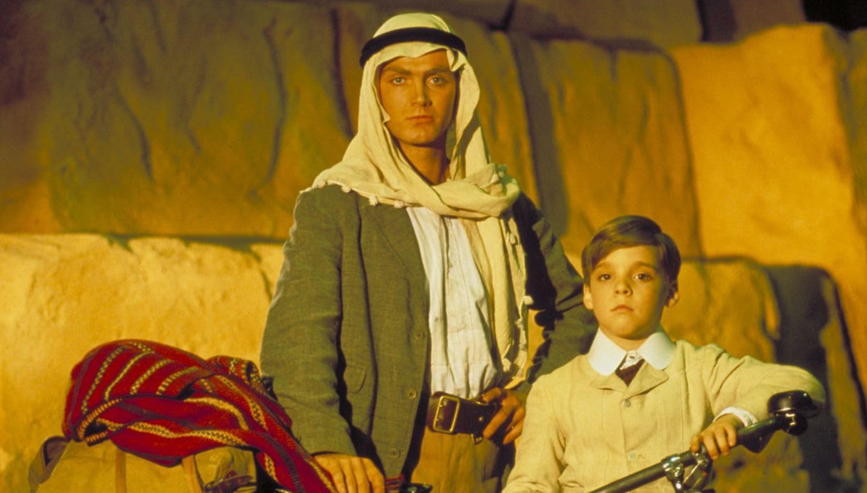 Julie Graham's first husband Julie Graham's first husband Joseph Bennett in The Young Indiana Jones Chronicles (1992)